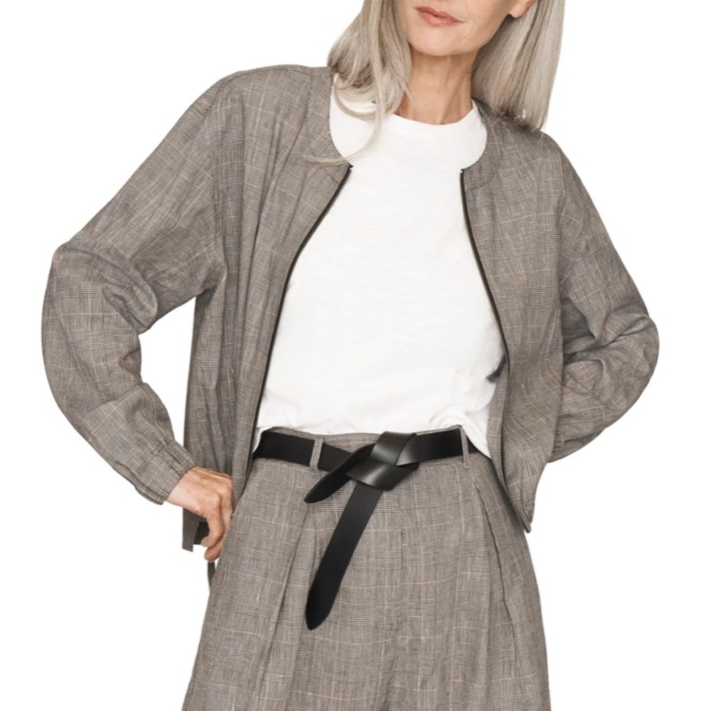 B New York curved hem zip up jacket